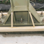 Rót vữa làm chân móng máy