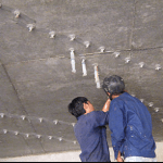 Bơm keo epoxy xử lý nứt bê tông