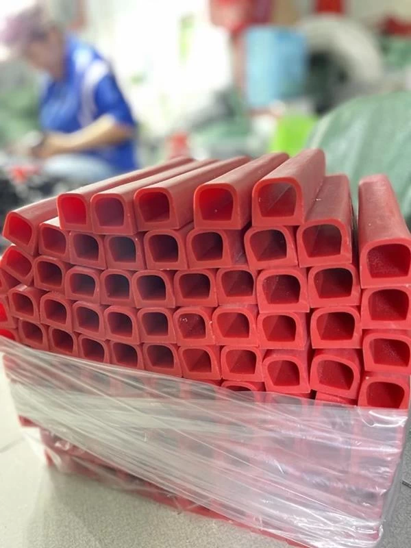 gioang-cao-su-silicon